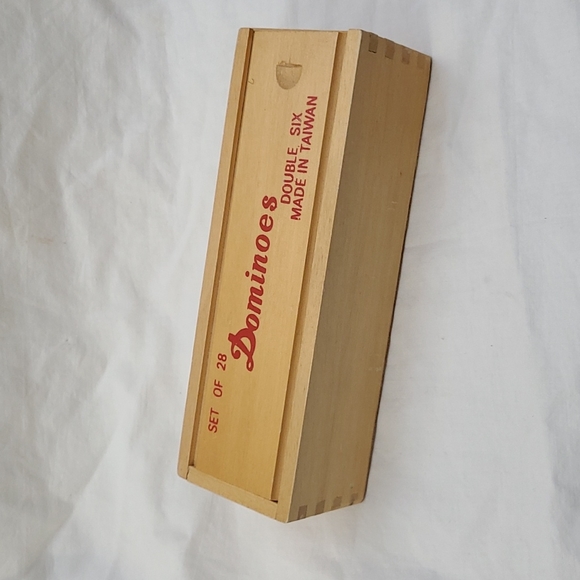 set of 28 Dominoes game  in wood box double six - Picture 1 of 3